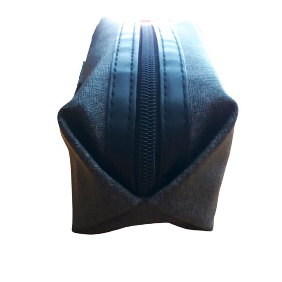 Tumi Travel Pouch Bag - Picture 4 of 10